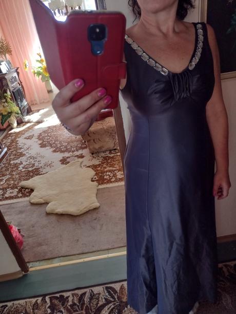 Spoločenské šaty, 44