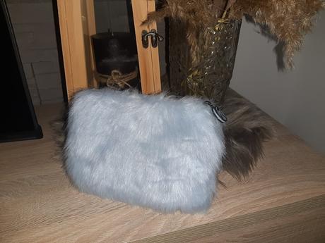 Kozmetická taška umelé kožušinky,