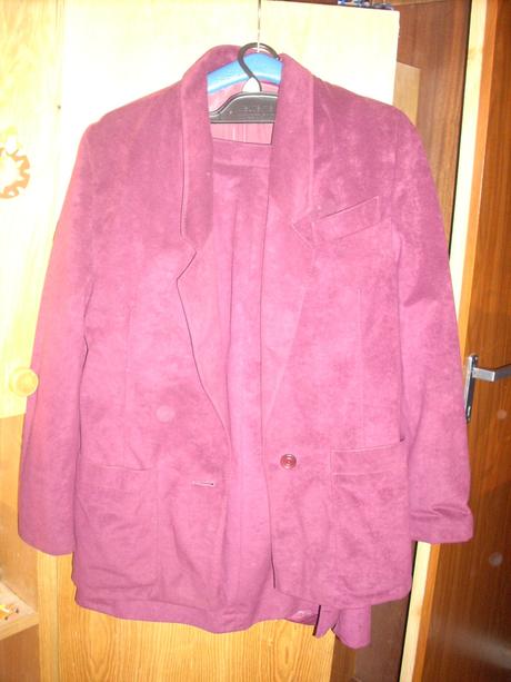 Sukňový kostým, 38