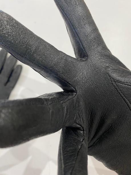 Krásne kožené rukavice,