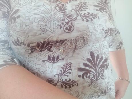 Blúzka s výstrihom, 44