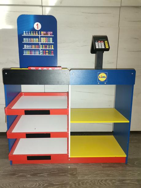 Drevený obchod pre deti, 