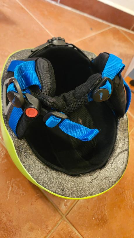 Detská helma na lyžovanie + okuliare, l