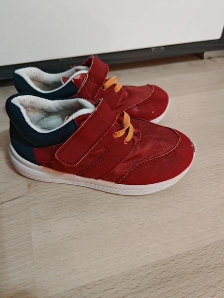 Bordove tenisky 28, 28