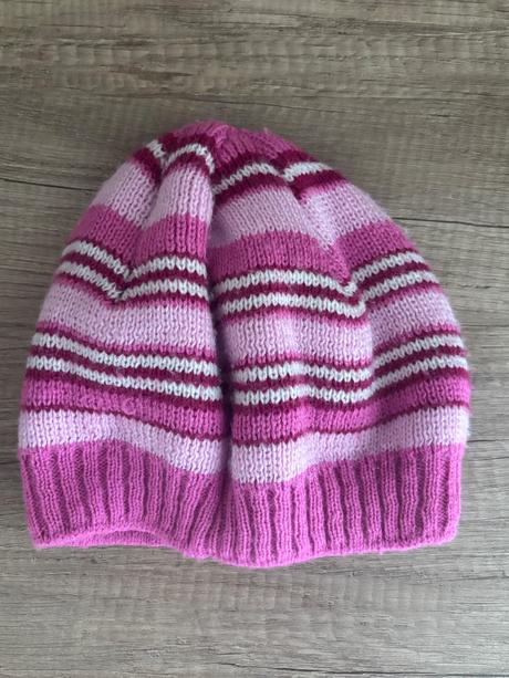 Dievčenská čiapka, <50