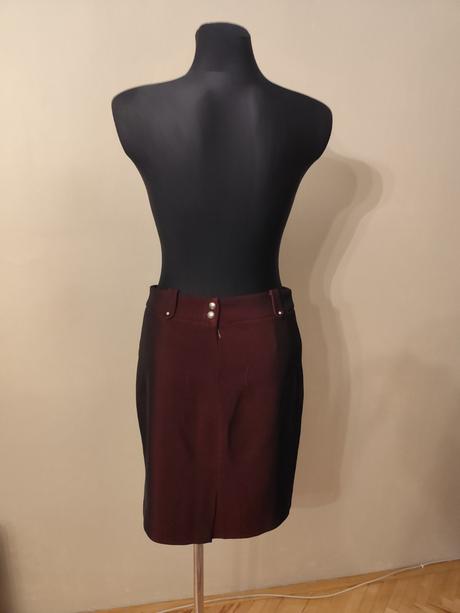 Slávnostnejší bordový štvorkostým annis juzina, 38