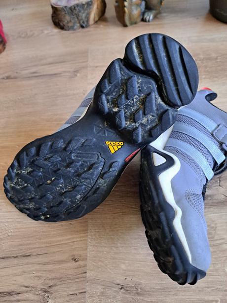 Botasky, adidas,38