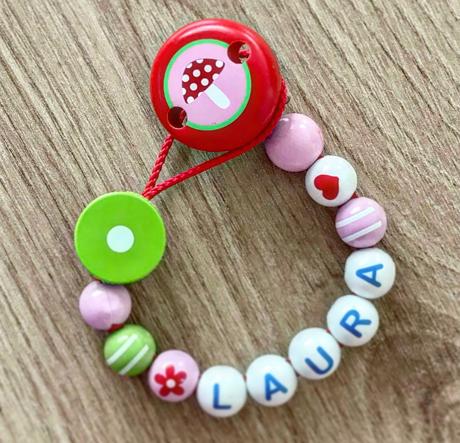 Retiazka na cumlík s menom hríbik,