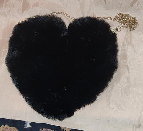 Chlpatková kabelka srdiečko, 