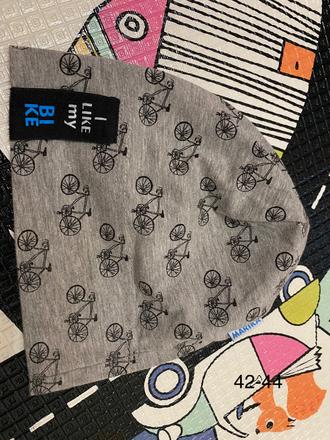 Čiapka s bicyklami, 42