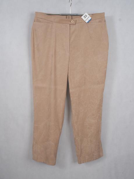 Kvalitné vintage nohavice rigany, 44