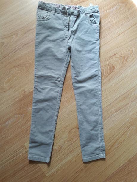 Tenke menčestrove nohavice--tu-'134, tu,134