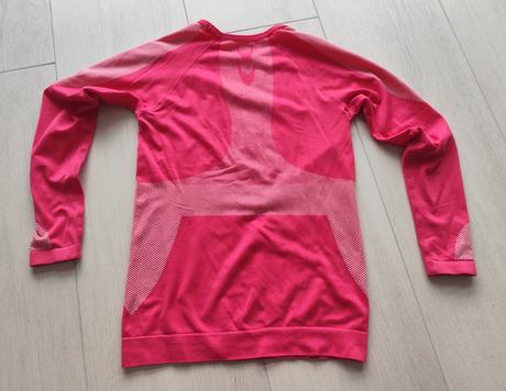 Predám dievčenské termo tričko, 134