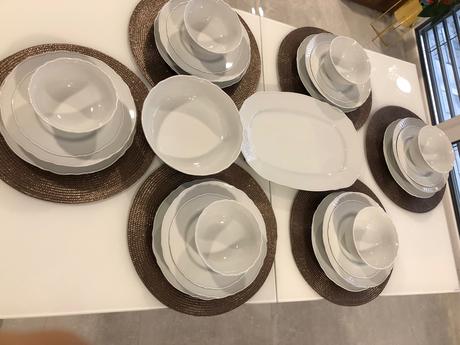 Krasna vintage obedova suprava,