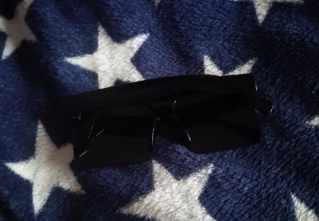 Slnečné okuliare, haranatého tvaru, zrkadlovky ( n,