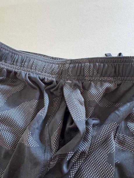 Under armour chlapčenské kraťasky veľkosť m, under armour,m