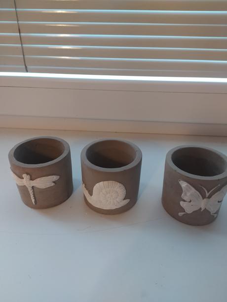 Hlinené kvetináče, 