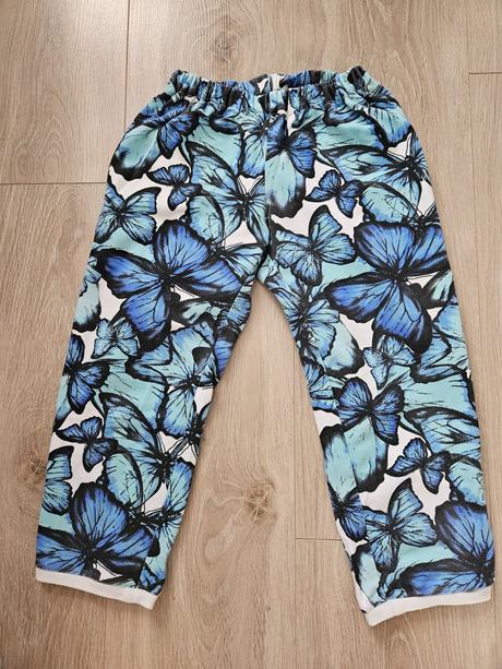 Teplaky pod kolena, 146