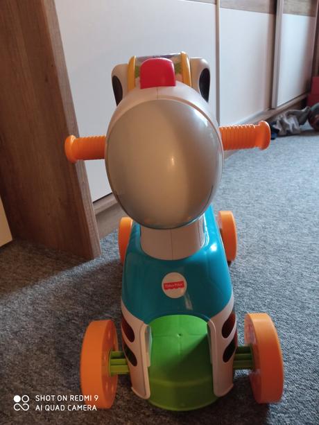 Hrajúca zebra odrážadlo,