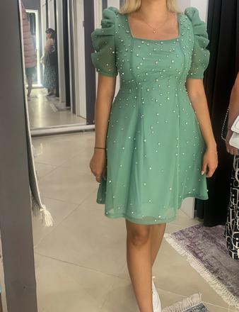 Spoločenské kratke saty mentolové, m