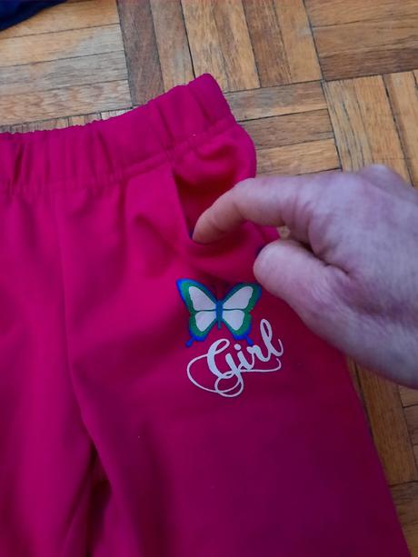 Dievčenské tepláky, 110