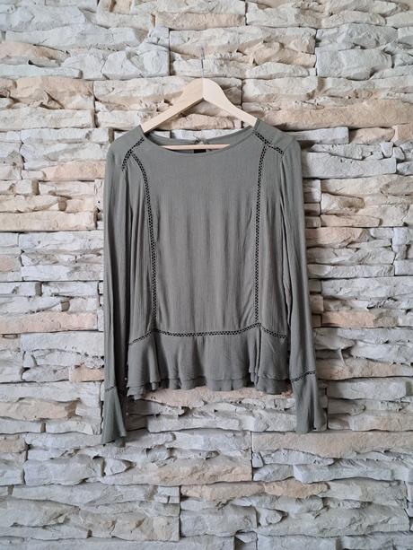 Khaki top reserved, reserved,s