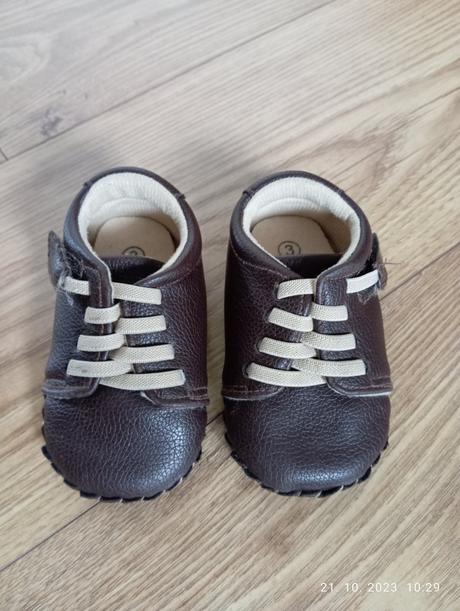 Kožené capačky, mäkké topánočky, 22