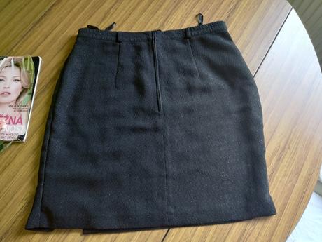 Dámska sukňa so strieborným odleskom, 42