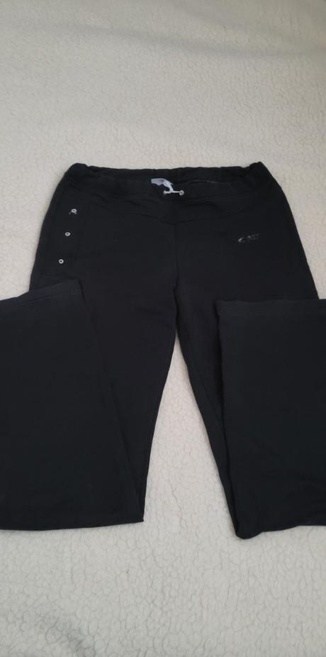 Značkové tepláky, m