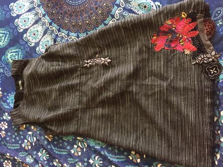 Sivé šaty so vzorom, admiral,l