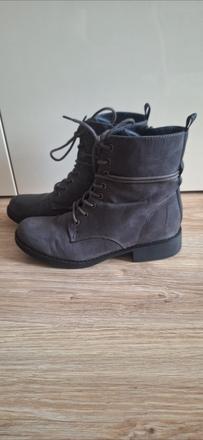 Poltopánky, graceland,40