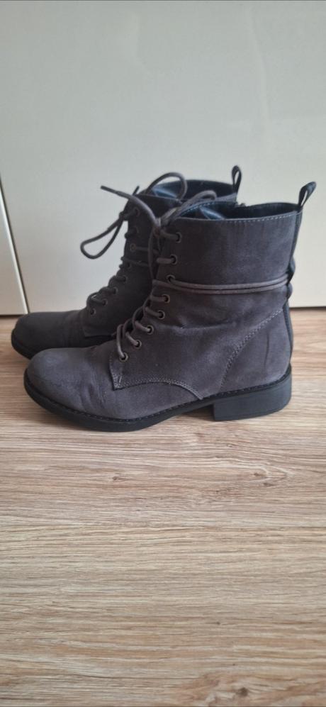 Poltopánky, graceland,40