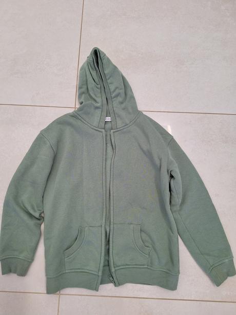 Predam mikinu, primark,146