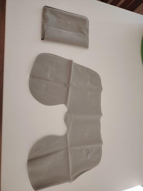 Nafukovací cestovný vankúšik na krk, 