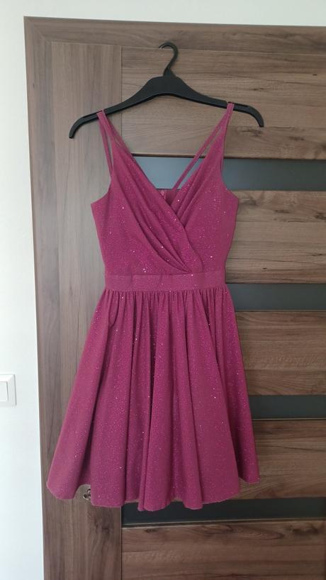 Spoločenské šaty, 32