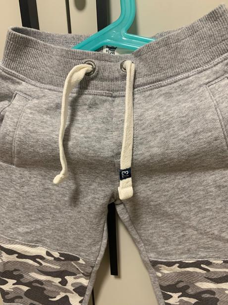 Sivé tepláky s army vzorom na kolenách cherokee, cherokee,104