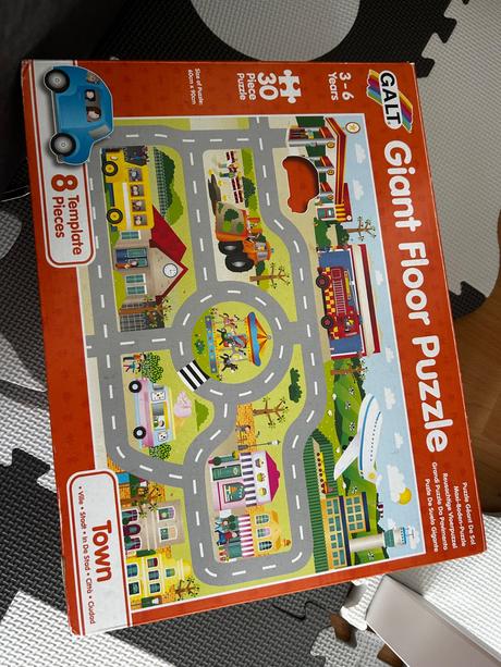 Giant floor puzzles, 
