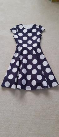 Šaty bodkované, 152