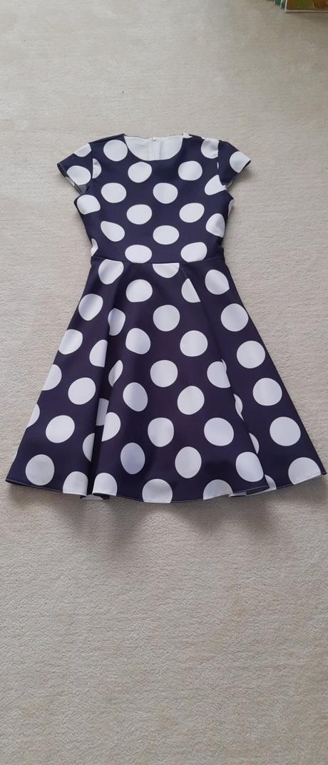 Šaty bodkované, 152