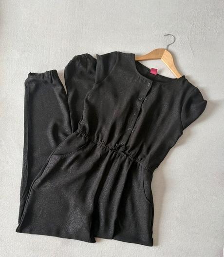 Trblietavý overal, 164