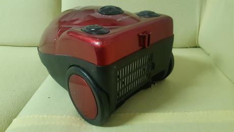 Predám vysavač zanussi typ sl223b., 