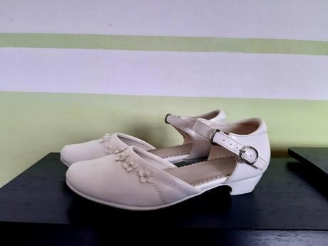 Sandalky na 1. sväté prijímanie, 34