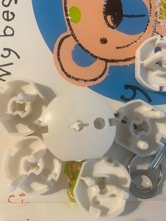 Bezpečnostné záslepky do elektriky -zásuvky 6 ks,