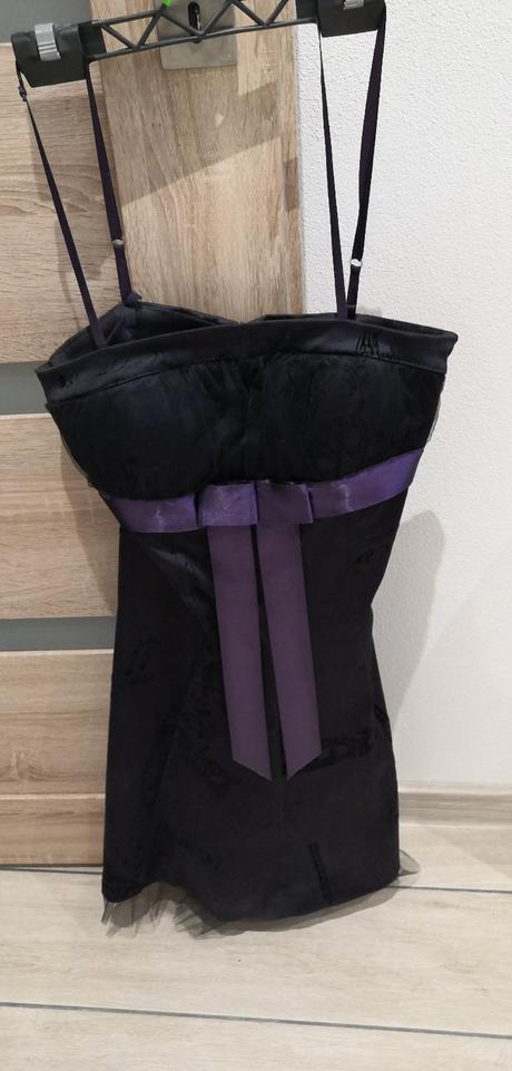 Fialové spoločenské šaty, s