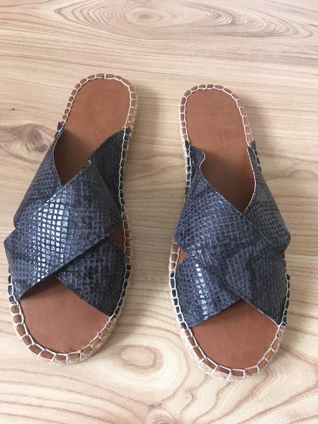 Šľapky s hadím vzorom, 39