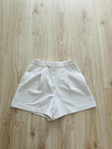 Krásne elegantné šortky značky zara, zara,m