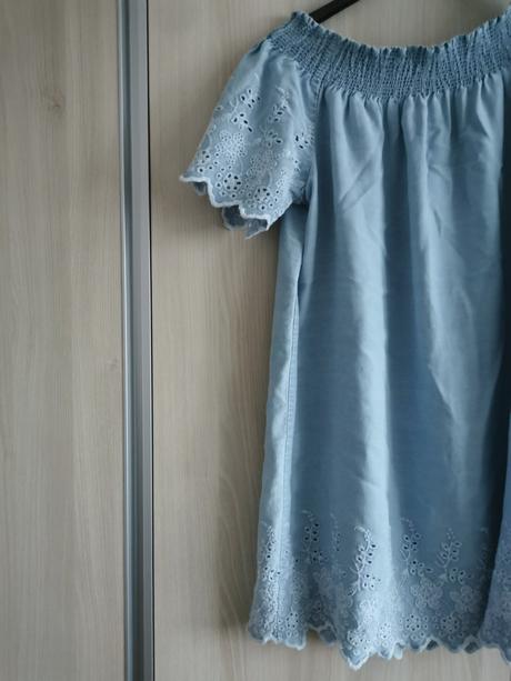 Vyšívané modré šaty v štýle carmen, 44