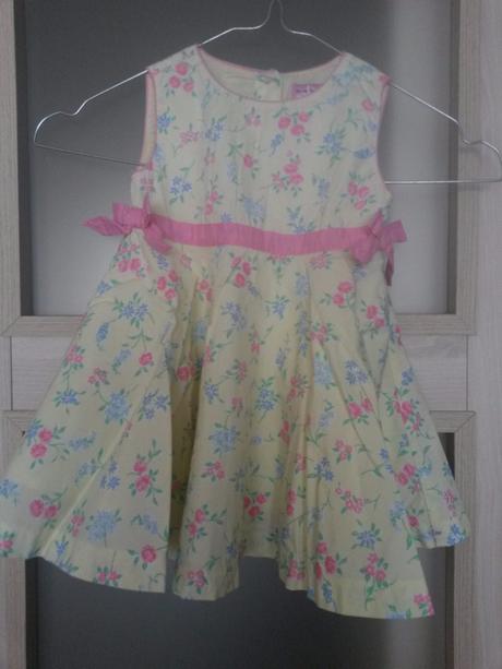 Kvietkované šatôčky, 74