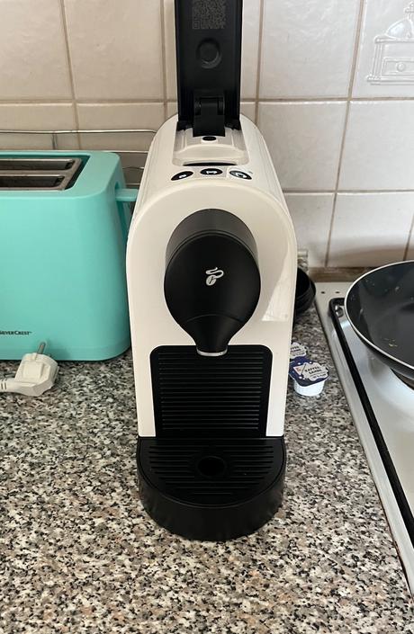 Caffisimo pure+ kapsulový kávovar tchibo,