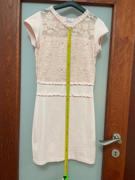 Exkluzívne púzdrové šaty, 164